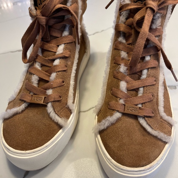 UGGS tan lace up suede high top shoe size 8.5, runs slightly small like a size 8 - Picture 2 of 11